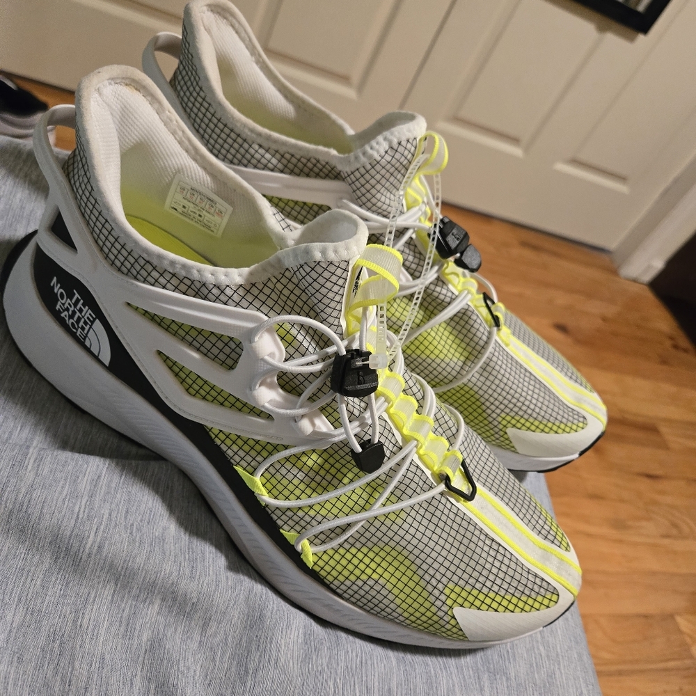 Mens Northface Trail sneaker